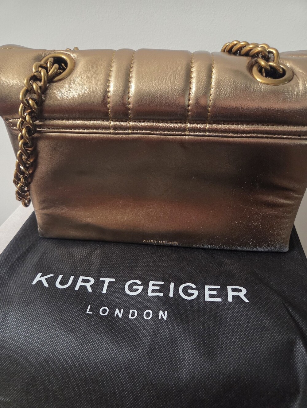 Kurt Geiger Bronze Quilted Leather Shoulder Bag with Chain Strap. Has Scuff - Picture 4 of 9